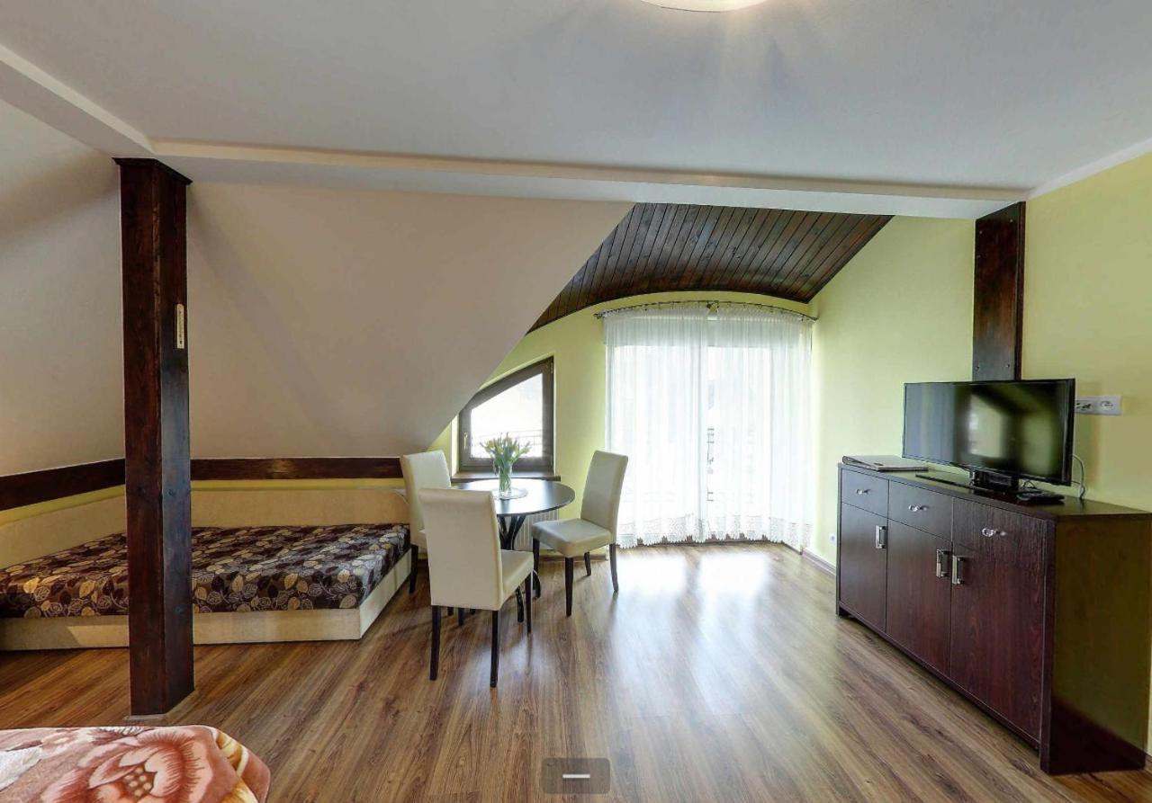 Villa Jura Pokoje Goscinne Zarki Buitenkant foto